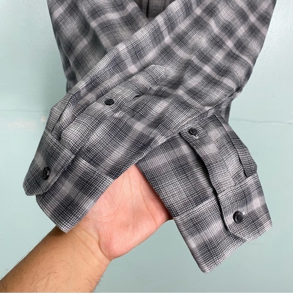 Vince Classic Fit M‎ Plaid Black Gray Button Up Shirt - Picture 4 of 6